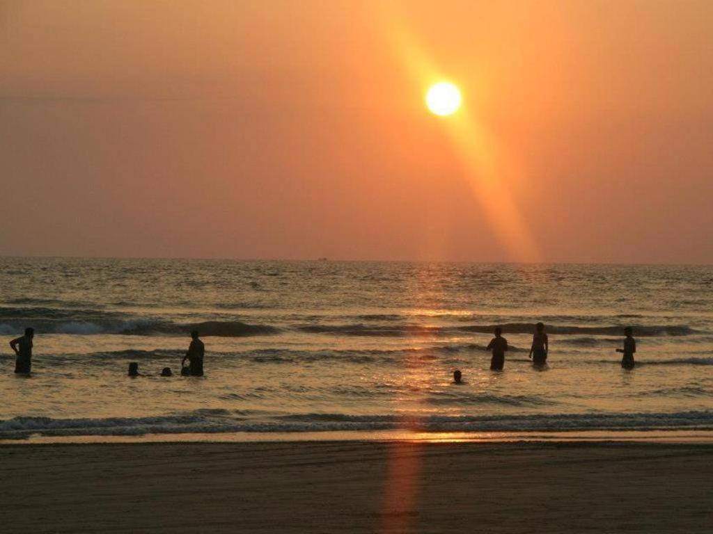Sagarika Beach Hotel Moragalla Bagian luar foto