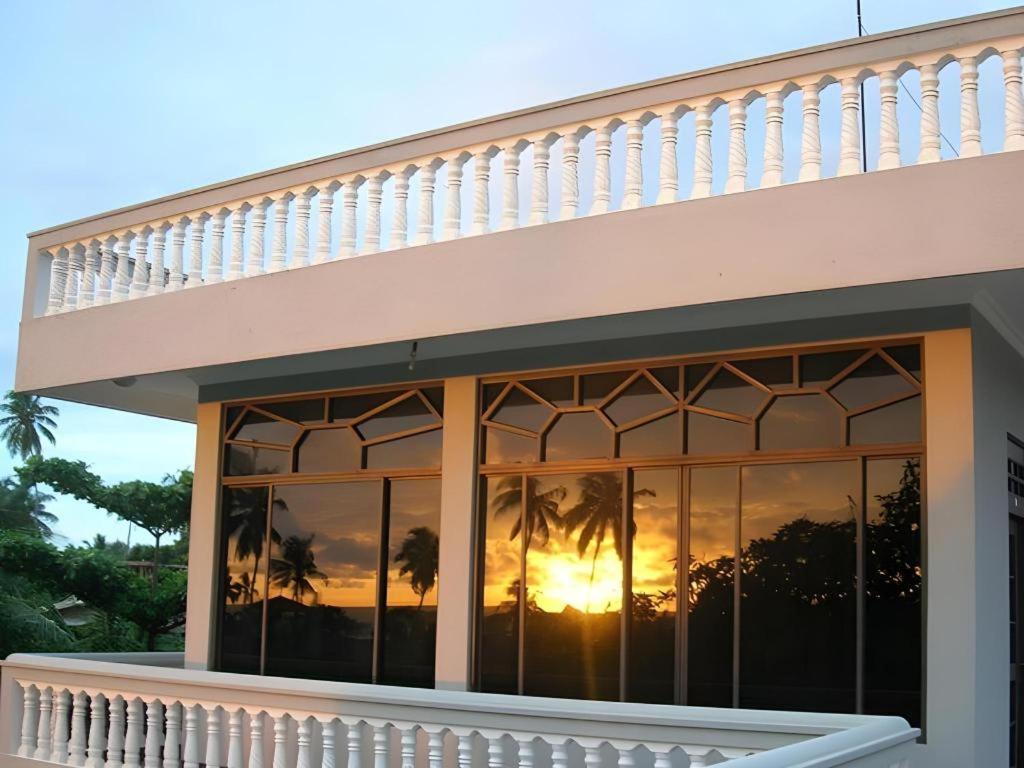 Sagarika Beach Hotel Moragalla Bagian luar foto