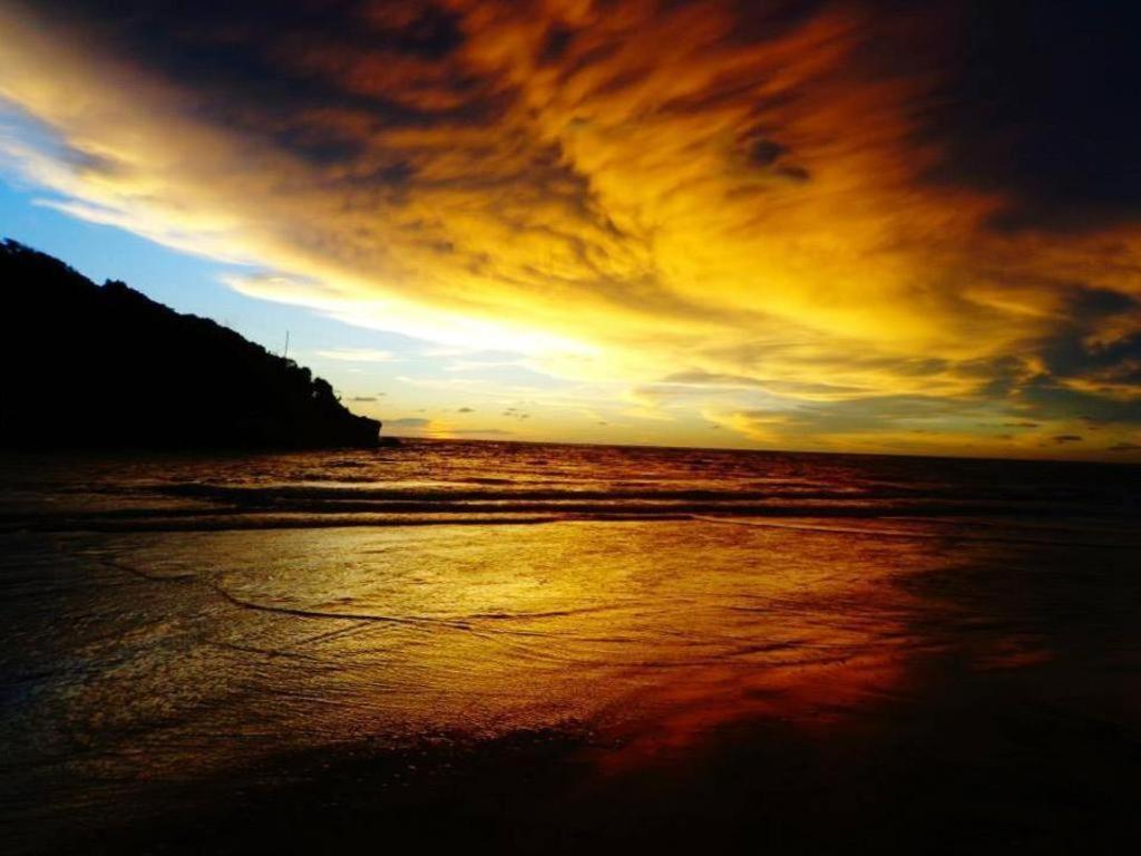Sagarika Beach Hotel Moragalla Bagian luar foto
