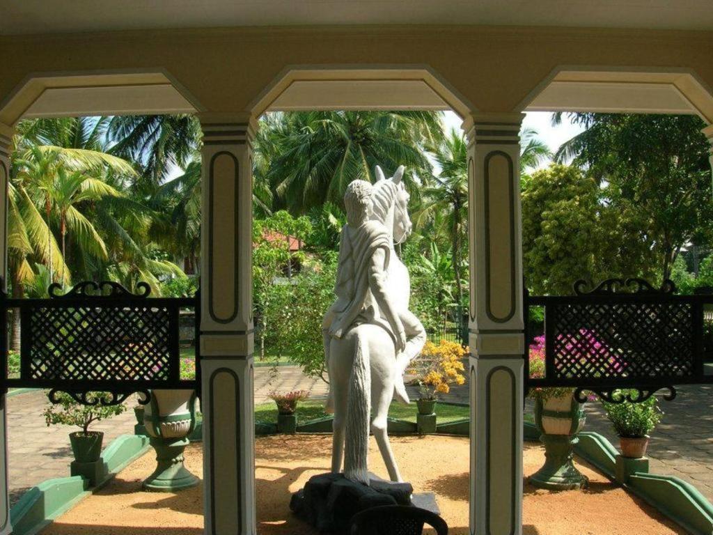 Sagarika Beach Hotel Moragalla Bagian luar foto