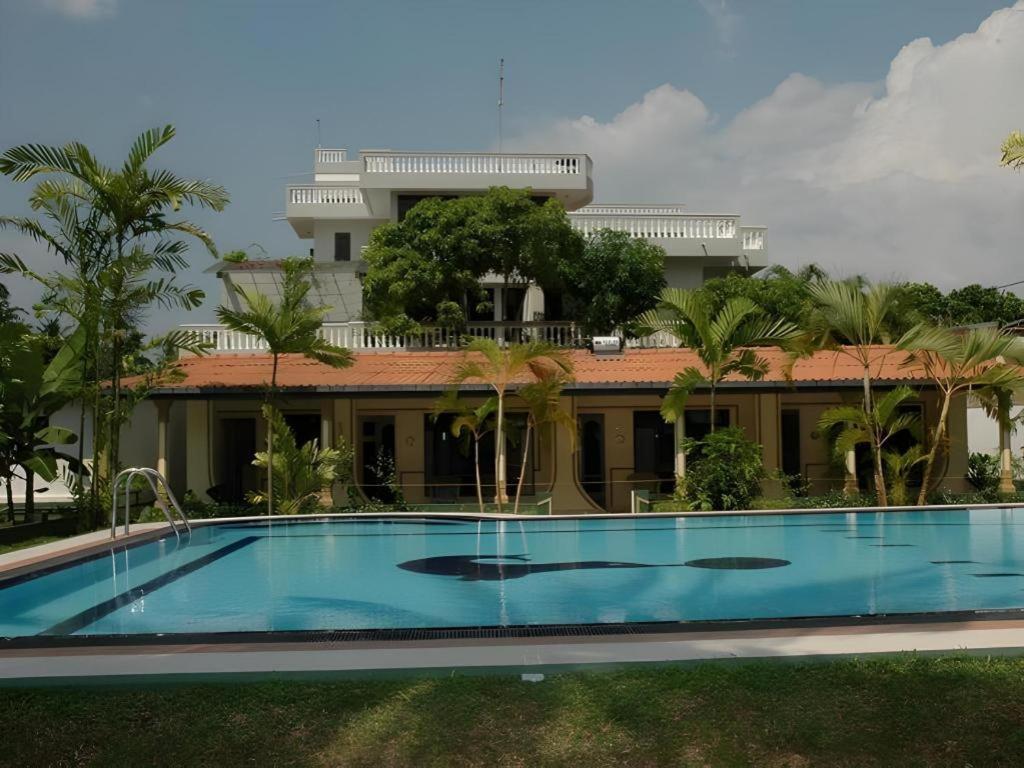 Sagarika Beach Hotel Moragalla Bagian luar foto