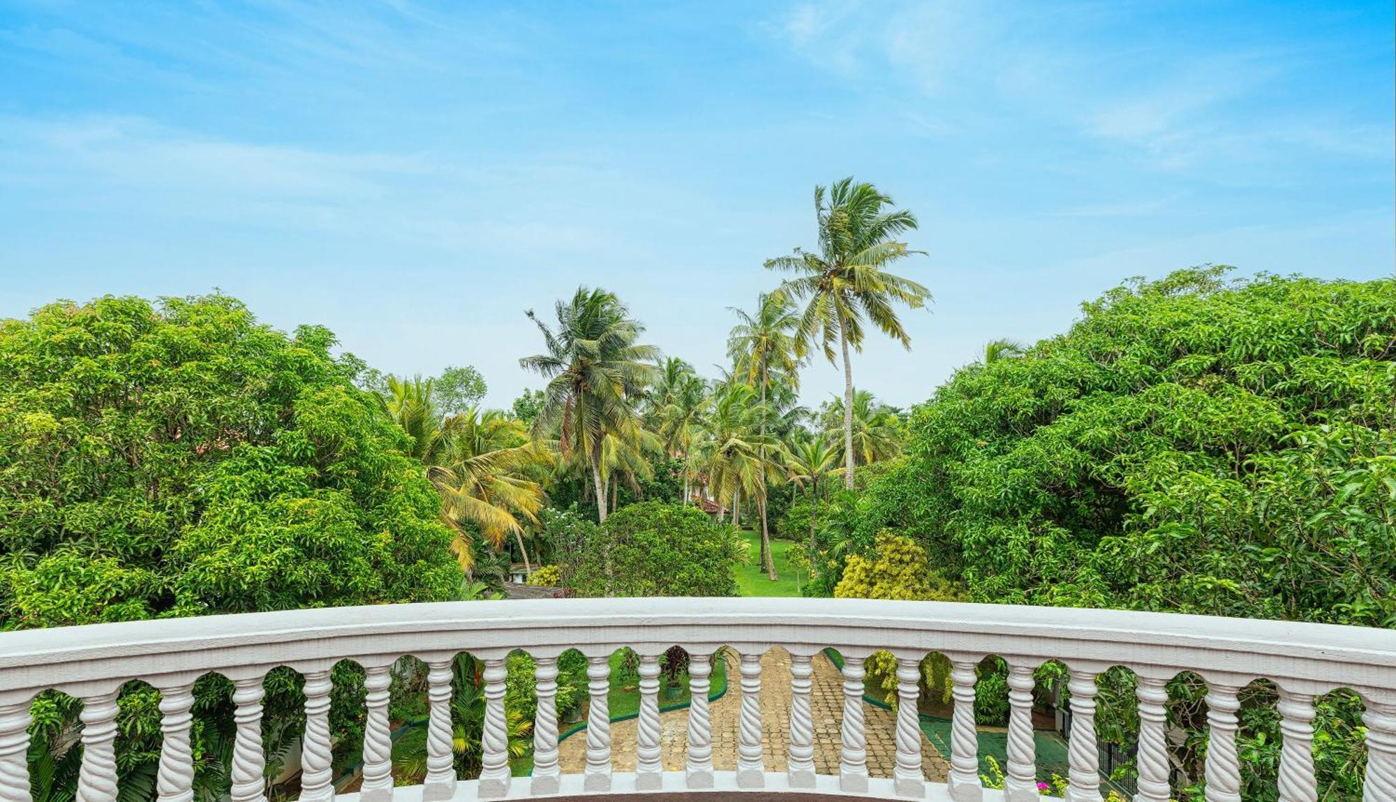 Sagarika Beach Hotel Moragalla Bagian luar foto