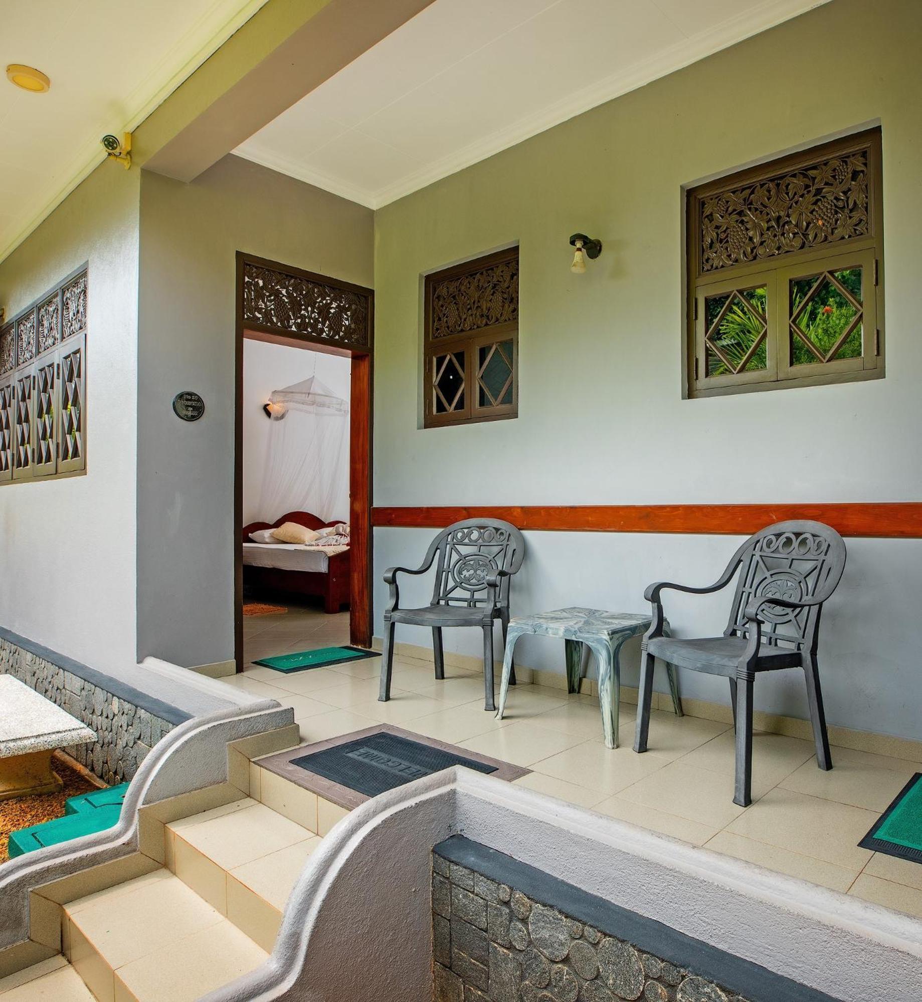 Sagarika Beach Hotel Moragalla Bagian luar foto