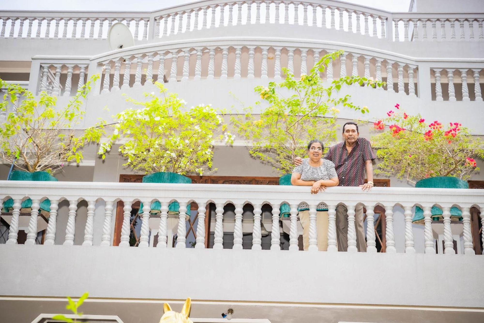 Sagarika Beach Hotel Moragalla Bagian luar foto