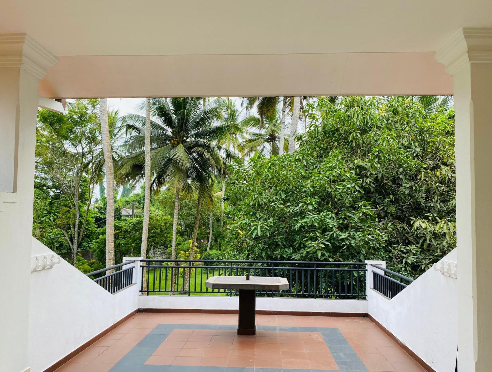 Sagarika Beach Hotel Moragalla Bagian luar foto