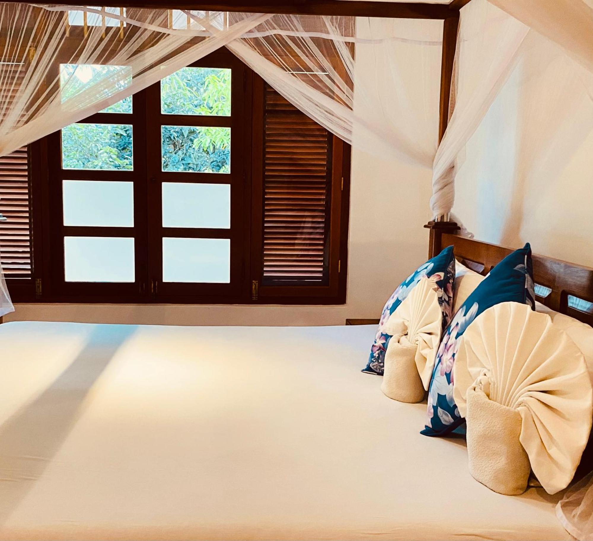 Sagarika Beach Hotel Moragalla Bagian luar foto